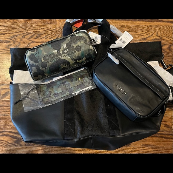 NWT Coach XL Leather trim camo lined tote 6 set—-price drop for today only - Picture 2 of 16